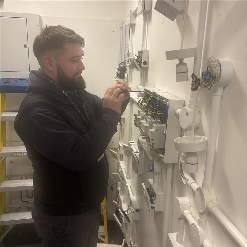 Anthony, Electrical Evening Alumni Student